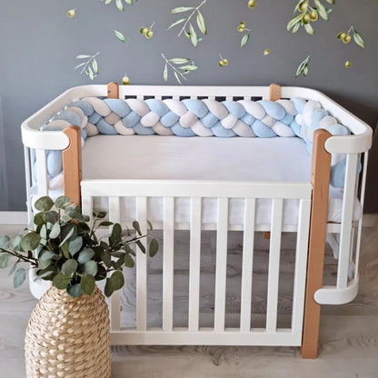 tour-de-lit-tresse-bleu-blanc-chambre-bébé