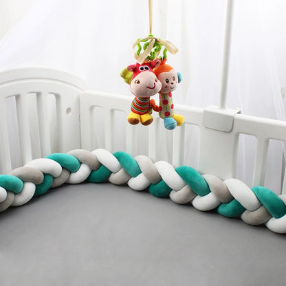 tour-de-lit-tresse-menthe-chambre-bébé