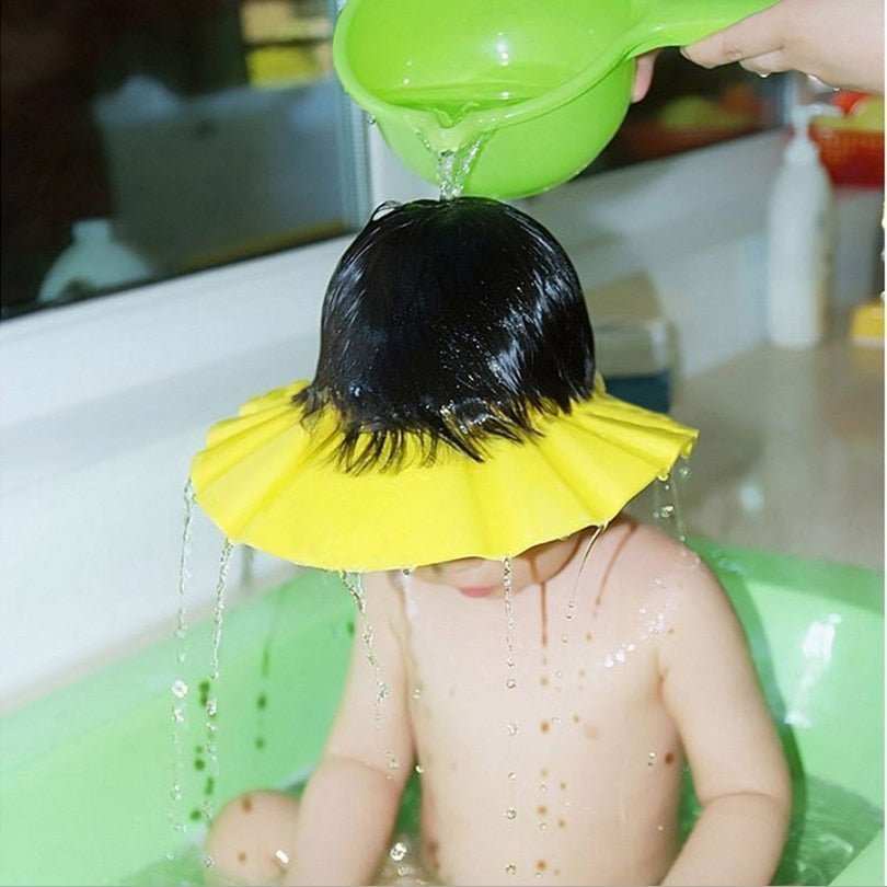 Visière chapeau pour douche bébé I ShampooCap™ - Bébés et Mamans